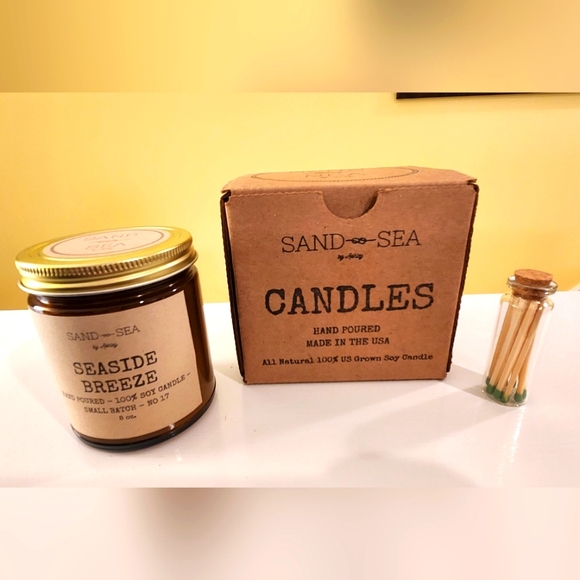 New in Box Sand & Sea Soy Candle - Picture 3 of 3